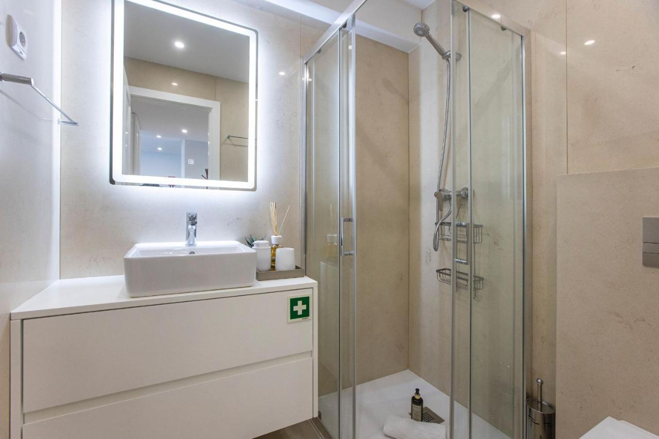 City Center 2Br Flat W/ Ac By Lovelystay Porto Exterior photo